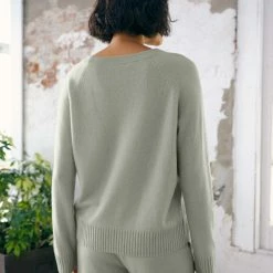 Top 10 ⌛ White + Warren Cashmere Sweatshirt Sweaters ❤️ 10 White + Warren Cashmere Sweatshirt Sweaters