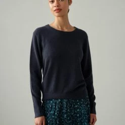 White + Warren Essential Cashmere Crewneck Best-Sellers