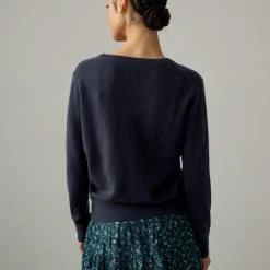 White + Warren Essential Cashmere Crewneck Best-Sellers