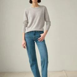 White + Warren Essential Cashmere Crewneck Summer Staples