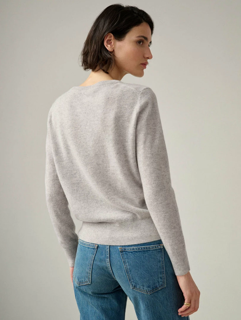 Budget 🌟 White + Warren Essential Cashmere Crewneck ☀️ Summer Staples ⌛ 4 White + Warren Essential Cashmere Crewneck Summer Staples