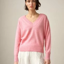 White + Warren Summer Staples Essential Cashmere V Neck