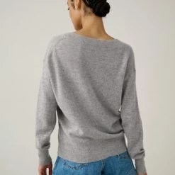 Hot Sale ✨ White + Warren Essential Cashmere V Neck Best-Sellers ⌛ 11 White + Warren Essential Cashmere V Neck Best-Sellers