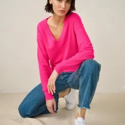 White + Warren Best-Sellers Essential Cashmere V Neck