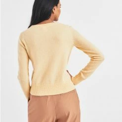 Brand new 😉 White + Warren Essential Cashmere Shrunken Crewneck 🎉 10 White + Warren Essential Cashmere Shrunken Crewneck