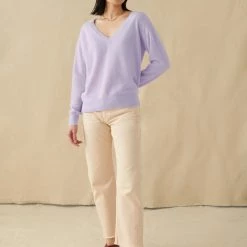 White + Warren Cashmere V Neck Sweaters