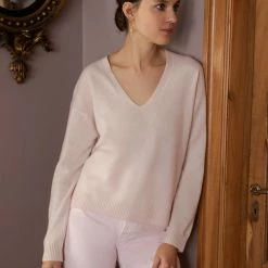 White + Warren Cashmere Relaxed V Neck Almost Gone
