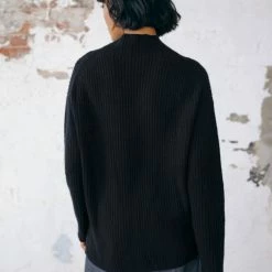 Deals ๐ White + Warren Recycled Cashmere Ribbed Standneck Almost Gone ๐ฏ 8 White + Warren Recycled Cashmere Ribbed Standneck Almost Gone