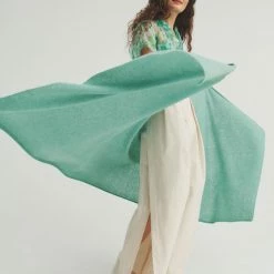 White + Warren Cashmere Travel Wrap