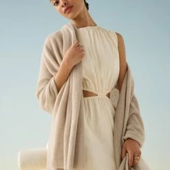 White + Warren Best-Sellers Cashmere Travel Wrap