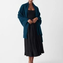 White + Warren Cashmere Travel Wrap